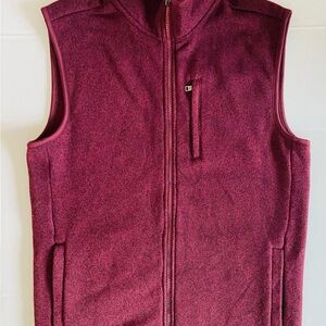 Chaps Men's Maroon With Black Flecks Vest. Fleece full Zip with Pockets Sz Sm